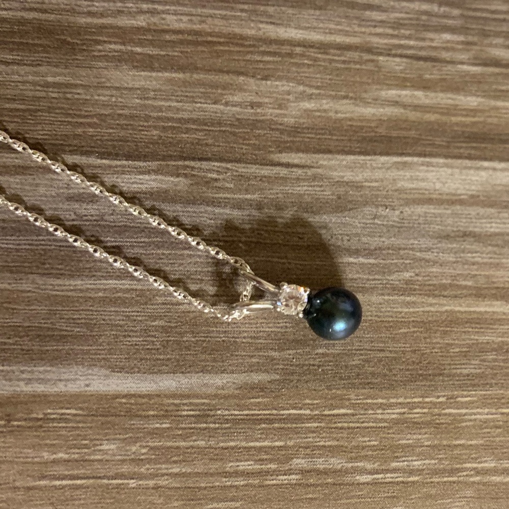 Vantel Pearls Diamond Girl Necklace